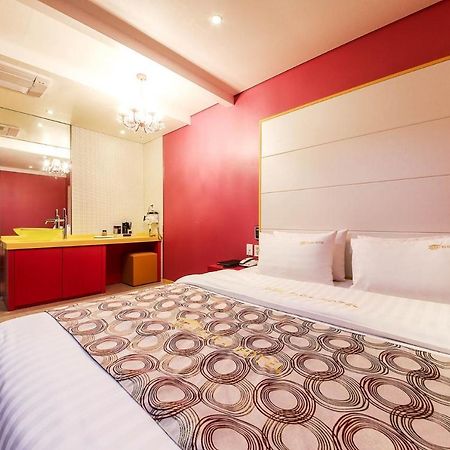 เอลกา ทัวริสต์ โฮเต็ล Hotel Hwaseong ภายนอก รูปภาพ