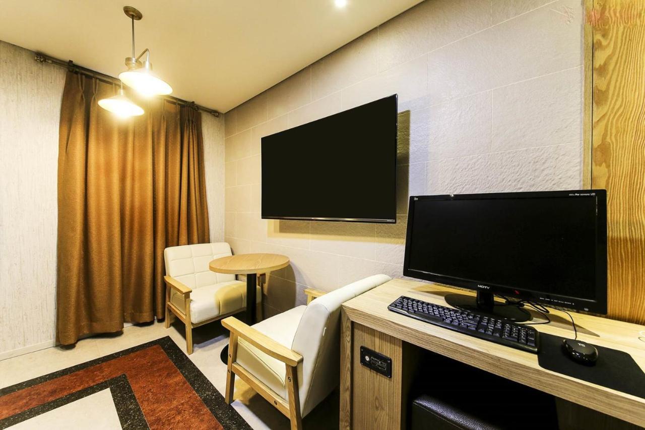 เอลกา ทัวริสต์ โฮเต็ล Hotel Hwaseong ภายนอก รูปภาพ