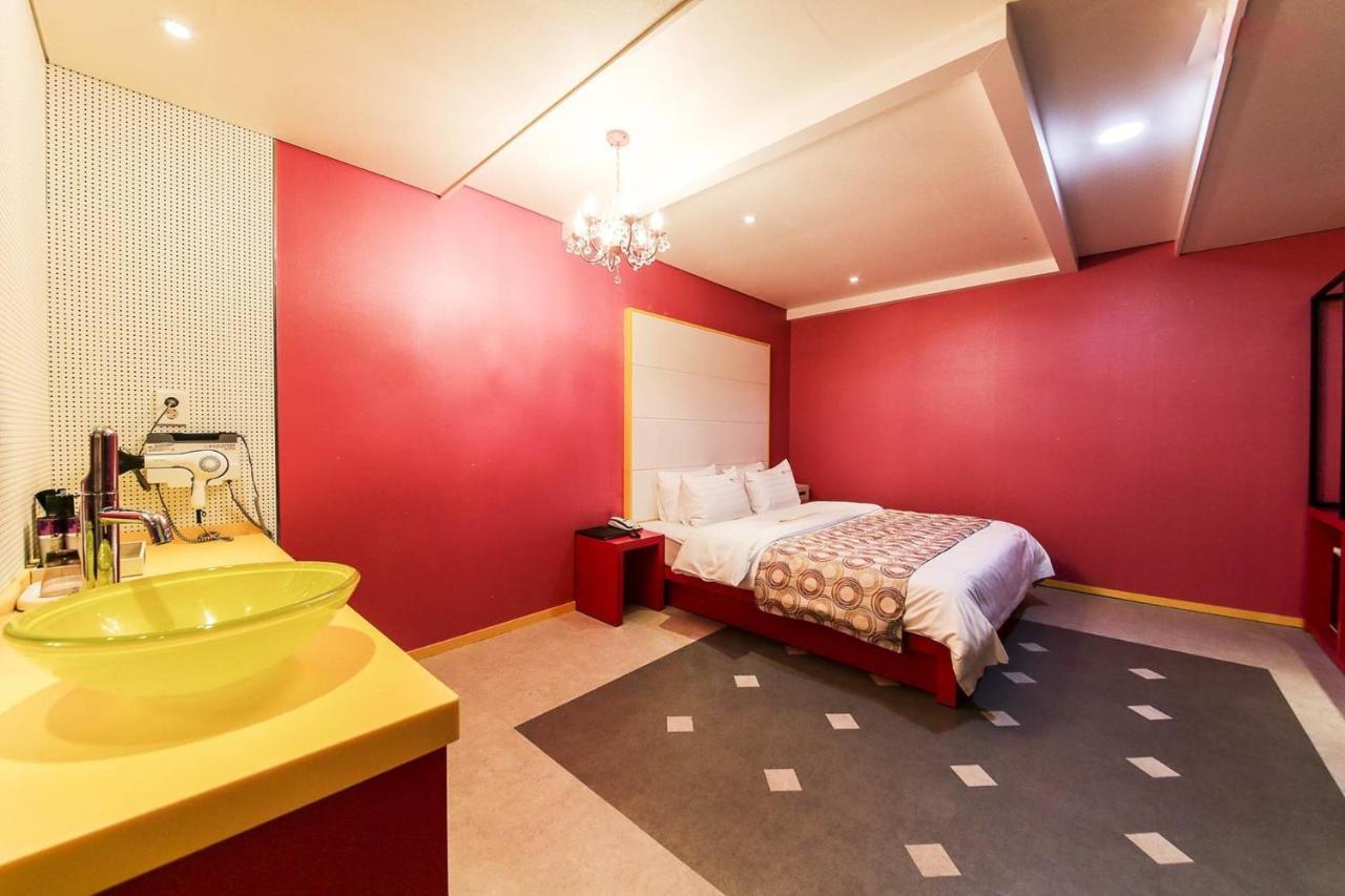 เอลกา ทัวริสต์ โฮเต็ล Hotel Hwaseong ภายนอก รูปภาพ