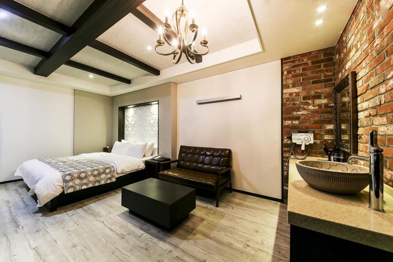 เอลกา ทัวริสต์ โฮเต็ล Hotel Hwaseong ภายนอก รูปภาพ