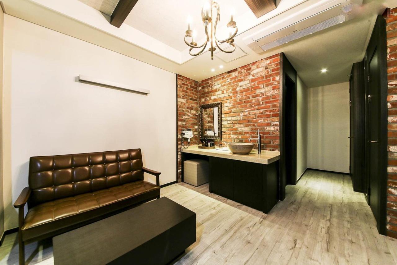 เอลกา ทัวริสต์ โฮเต็ล Hotel Hwaseong ภายนอก รูปภาพ