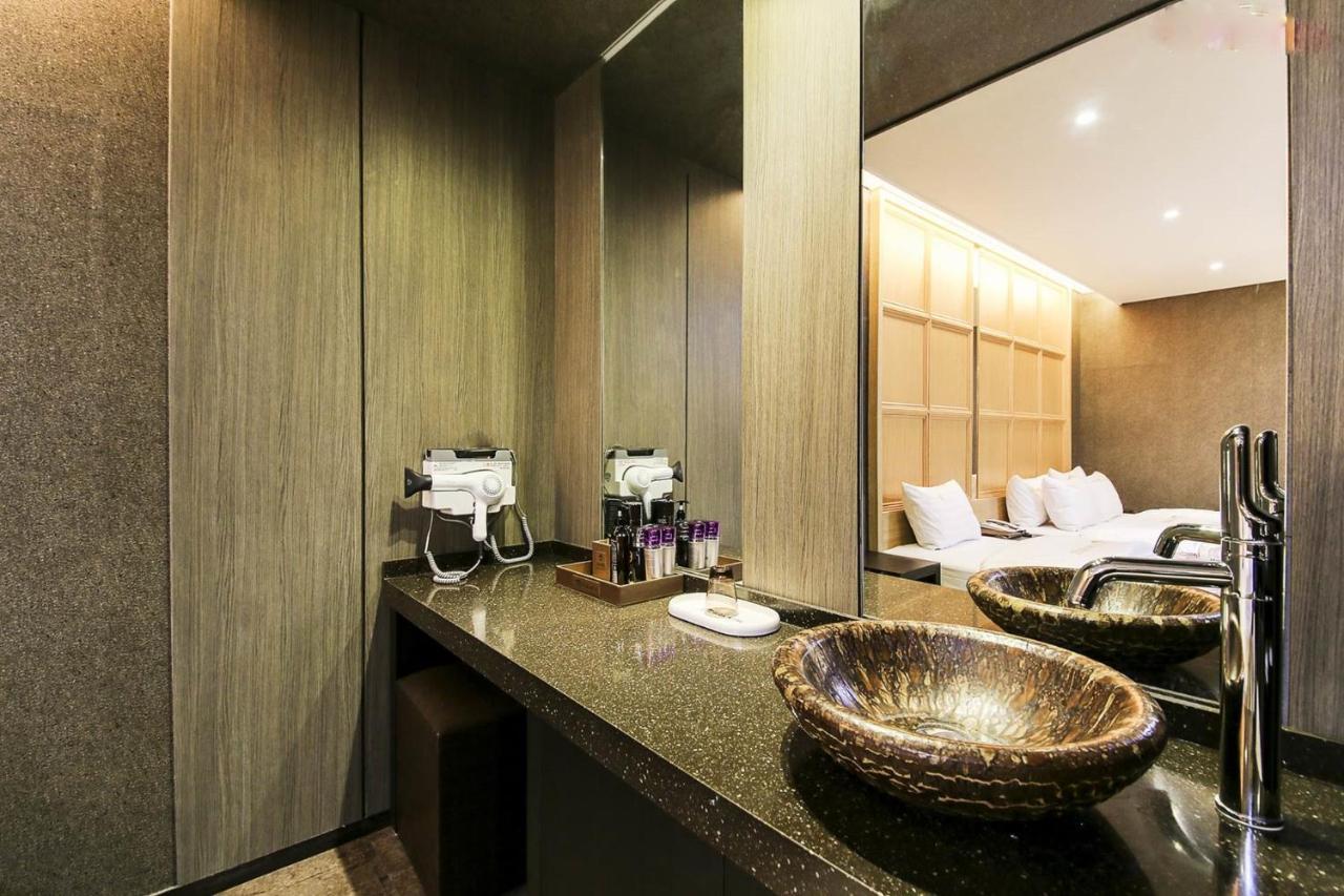 เอลกา ทัวริสต์ โฮเต็ล Hotel Hwaseong ภายนอก รูปภาพ