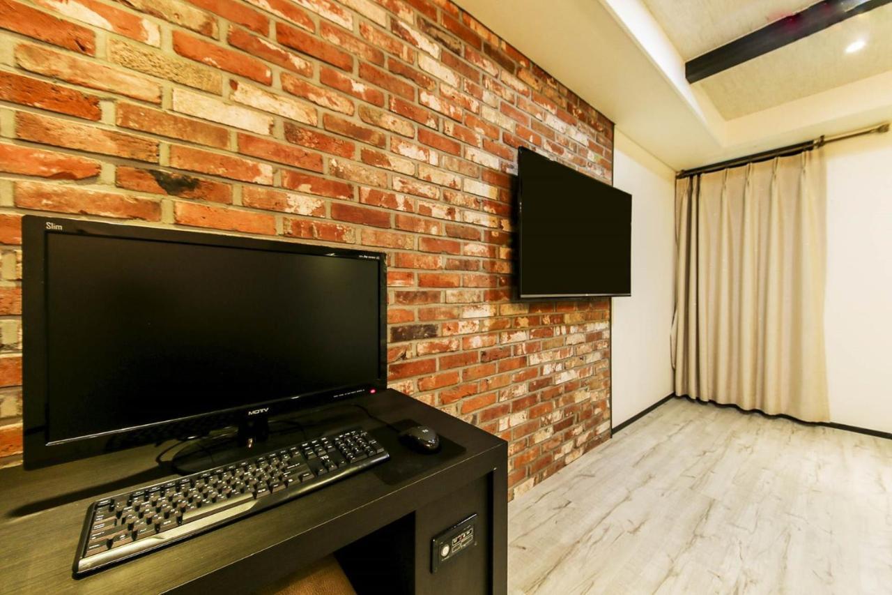 เอลกา ทัวริสต์ โฮเต็ล Hotel Hwaseong ภายนอก รูปภาพ