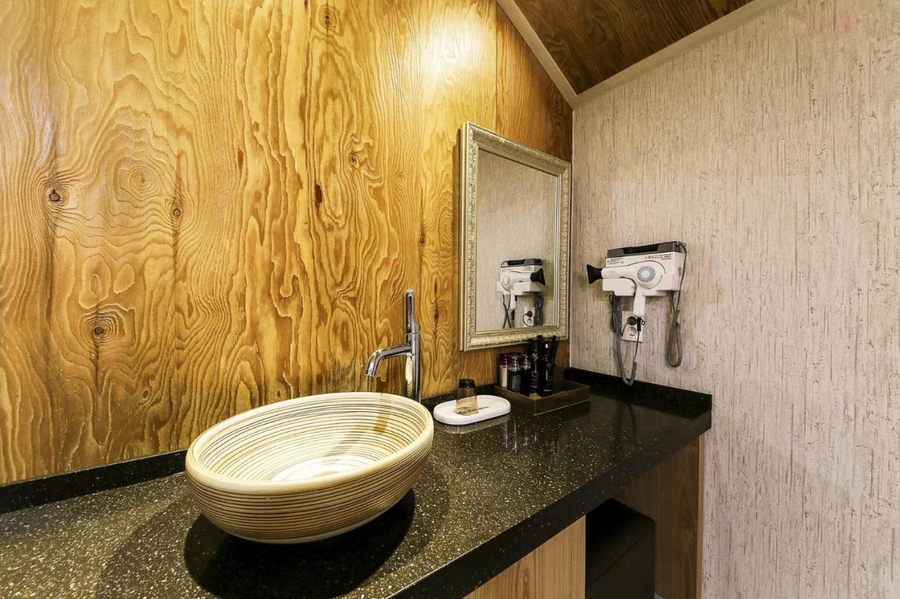 เอลกา ทัวริสต์ โฮเต็ล Hotel Hwaseong ภายนอก รูปภาพ