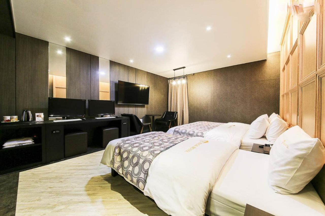 เอลกา ทัวริสต์ โฮเต็ล Hotel Hwaseong ภายนอก รูปภาพ