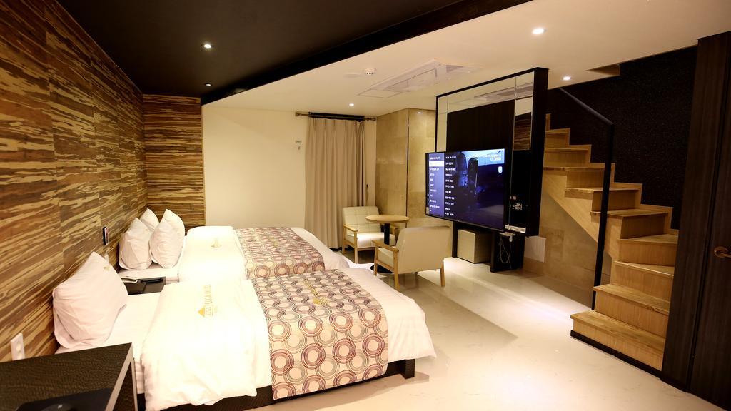 เอลกา ทัวริสต์ โฮเต็ล Hotel Hwaseong ภายนอก รูปภาพ