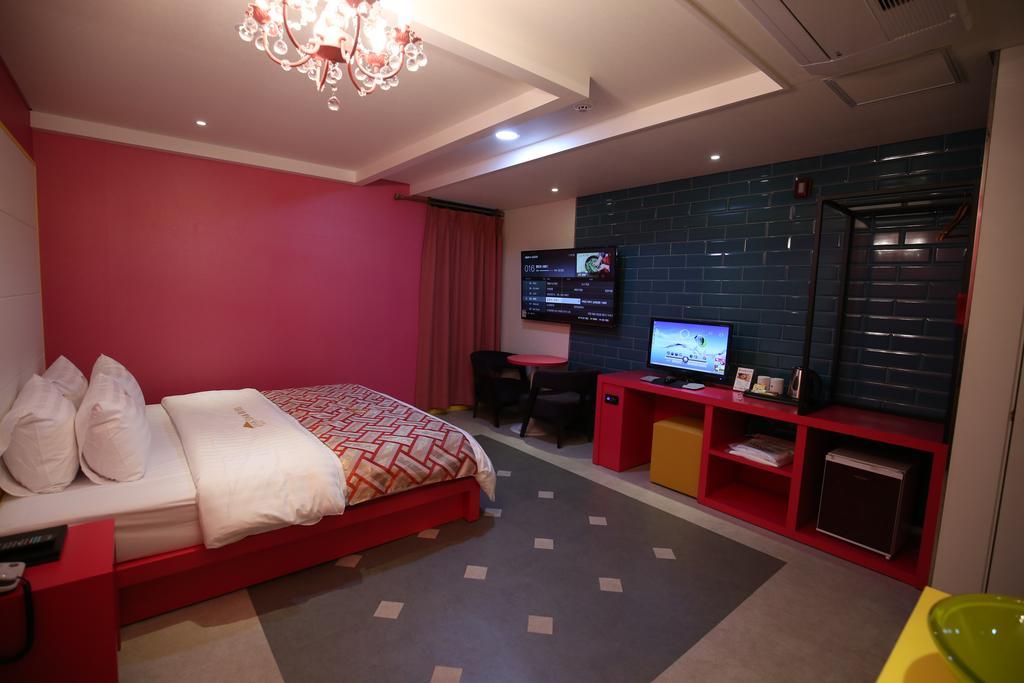 เอลกา ทัวริสต์ โฮเต็ล Hotel Hwaseong ภายนอก รูปภาพ